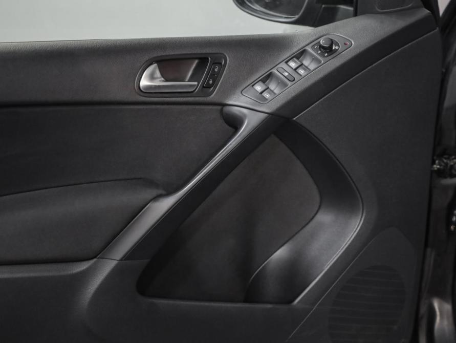 Volkswagen Tiguan I Рестайлинг Санкт-Петербург  - изображение 17