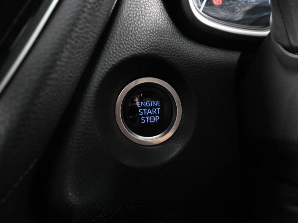 Toyota Corolla Cross I с пробегом 2022 года, цена 2 459 000 рублей, 48081 км, внедорожник, Автокод Объявления