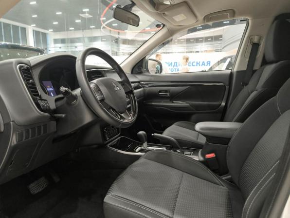 Mitsubishi Outlander III Рестайлинг 3 с пробегом 2021 года, цена 2 372 000 рублей, 58000 км, внедорожник, Автокод Объявления