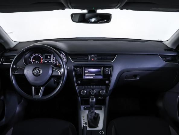 Skoda Octavia III (A7) Рестайлинг с пробегом 2020 года, цена 1 941 000 рублей, 40000 км, лифтбек, Автокод Объявления