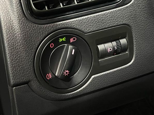 Volkswagen Polo V Рестайлинг с пробегом 2016 года, цена 1 170 000 рублей, 41797 км, седан, Автокод Объявления