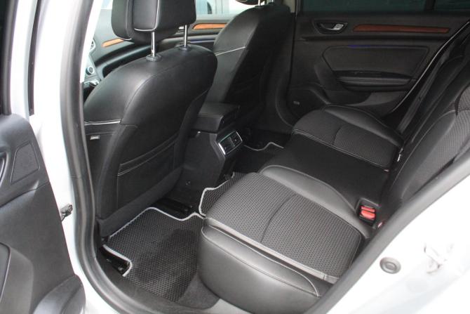 Renault Megane IV с пробегом 2016 года, цена 1 120 000 рублей, 298083 км, универсал, Автокод Объявления