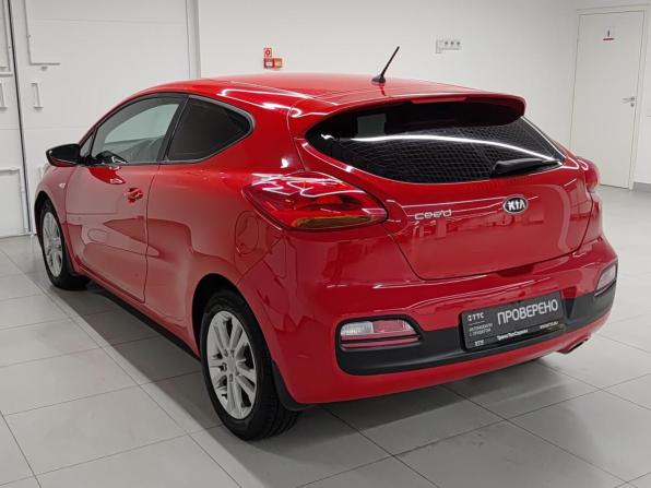 Kia Ceed II с пробегом 2015 года, цена 1 092 000 рублей, 163310 км, хэтчбек, Автокод Объявления