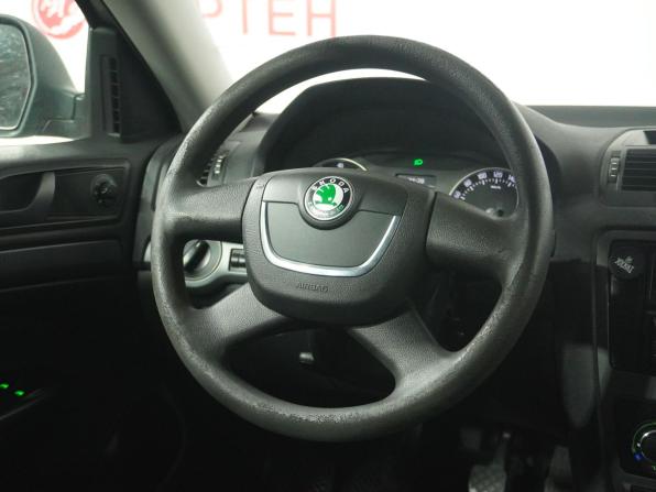Skoda Octavia II (A5) Рестайлинг с пробегом 2010 года, цена 720 000 рублей, 199324 км, лифтбек, Автокод Объявления