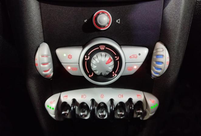 Mini Hatch II (R56) с пробегом 2007 года, цена 690 000 рублей, 273110 км, хэтчбек, Автокод Объявления
