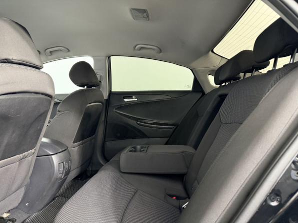 Hyundai Sonata VI (YF) с пробегом 2011 года, цена 1 100 000 рублей, 212300 км, седан, Автокод Объявления