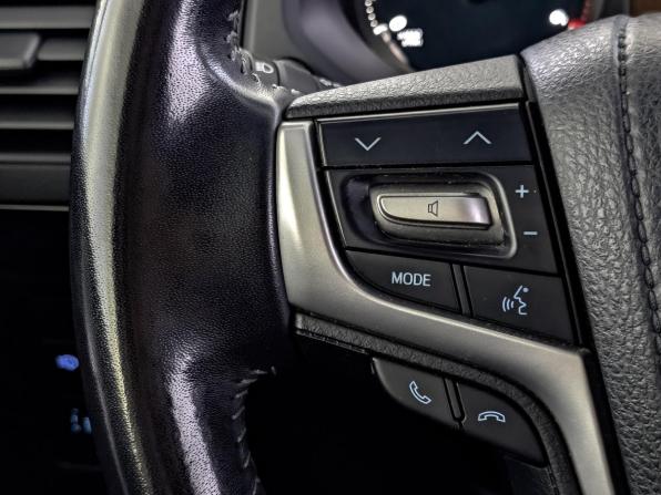 Toyota Land Cruiser Prado 150 Series Рестайлинг 3 с пробегом 2021 года, цена 6 420 000 рублей, 46294 км, внедорожник, Автокод Объявления