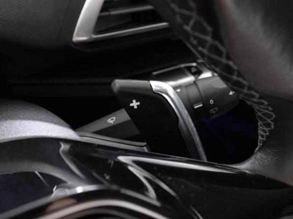 Peugeot 3008 II с пробегом 2019 года, цена 1 799 000 рублей, 128054 км, внедорожник, Автокод Объявления