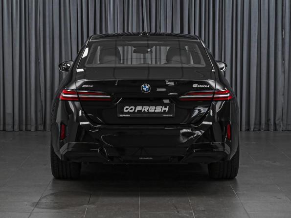 BMW 5 серии VIII (G60/G61/G68) с пробегом 2025 года, цена 8 999 999 рублей, 36 км, седан, Автокод Объявления
