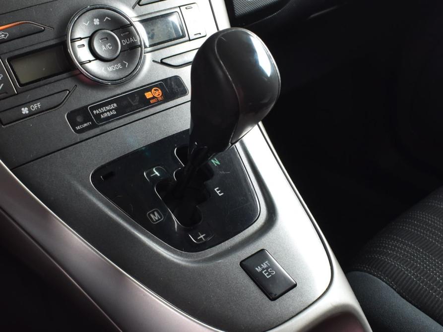 Toyota Auris I Кемерово  - изображение 14