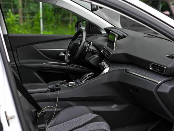 Peugeot 5008 II с пробегом 2018 года, цена 1 990 000 рублей, 63138 км, внедорожник, Автокод Объявления