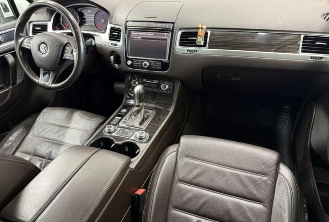 Volkswagen Touareg II Рестайлинг с пробегом 2017 года, цена 3 280 000 рублей, 233454 км, внедорожник, Автокод Объявления