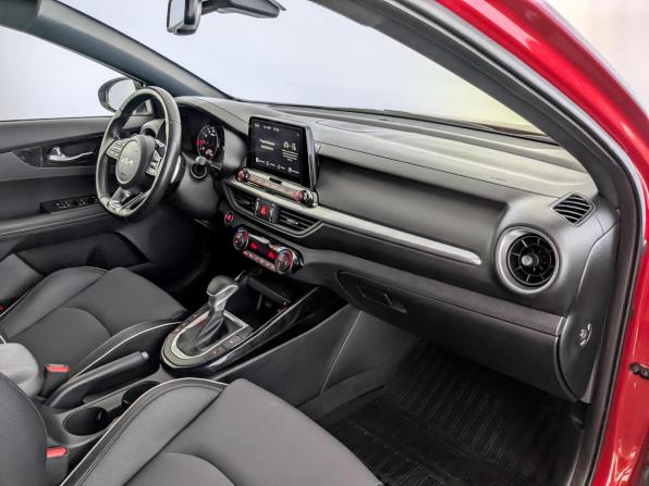 Kia Cerato IV Рестайлинг с пробегом 2021 года, цена 2 425 000 рублей, 48655 км, седан, Автокод Объявления
