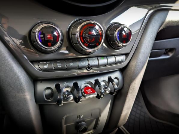 Mini Countryman II с пробегом 2018 года, цена 1 900 000 рублей, 103996 км, внедорожник, Автокод Объявления