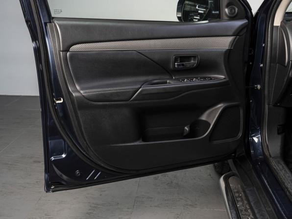 Mitsubishi Outlander III Рестайлинг 3 с пробегом 2019 года, цена 2 470 000 рублей, 89159 км, внедорожник, Автокод Объявления