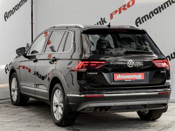 Volkswagen Tiguan II с пробегом 2018 года, цена 2 565 000 рублей, 100288 км, внедорожник, Автокод Объявления