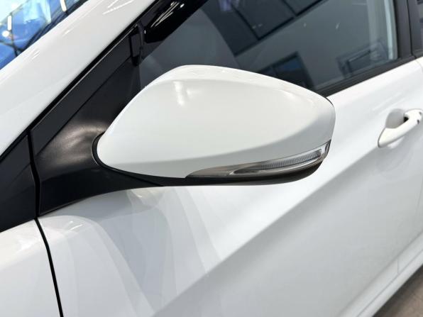 Hyundai Solaris I Рестайлинг с пробегом 2015 года, цена 1 085 000 рублей, 158249 км, хэтчбек, Автокод Объявления
