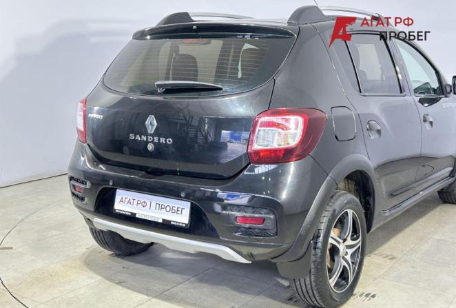 Renault Sandero II с пробегом 2015 года, цена 870 000 рублей, 121741 км, хэтчбек, Автокод Объявления