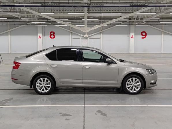Skoda Octavia III (A7) Рестайлинг с пробегом 2017 года, цена 1 499 000 рублей, 203387 км, лифтбек, Автокод Объявления