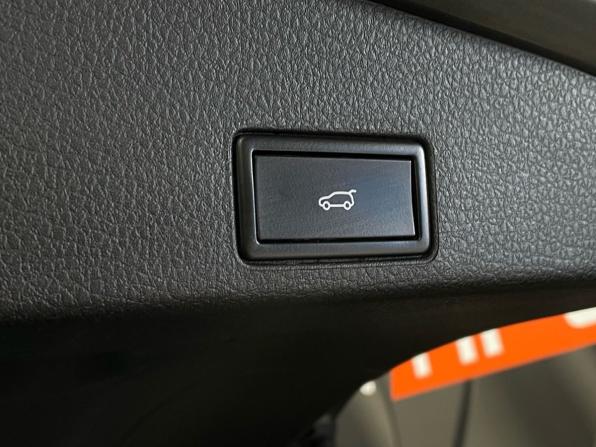 Volkswagen Touareg II Рестайлинг с пробегом 2015 года, цена 2 970 000 рублей, 204603 км, внедорожник, Автокод Объявления