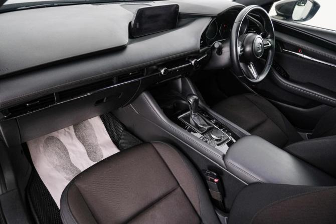 Mazda 3 IV (BP) с пробегом 2019 года, цена 1 699 000 рублей, 104000 км, хэтчбек, Автокод Объявления