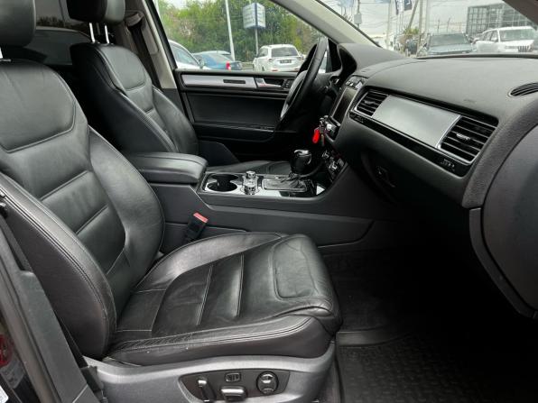 Volkswagen Touareg II с пробегом 2011 года, цена 1 790 000 рублей, 255701 км, внедорожник, Автокод Объявления