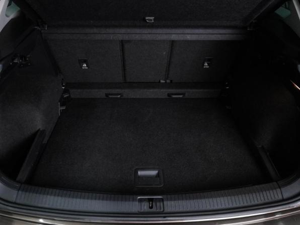 Volkswagen Tiguan II с пробегом 2018 года, цена 2 168 000 рублей, 157739 км, внедорожник, Автокод Объявления