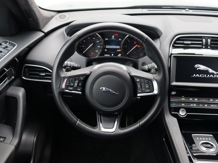 Jaguar F-Pace I Москва  - изображение 15