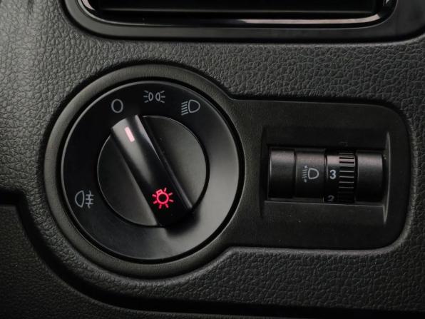 Volkswagen Polo V Рестайлинг с пробегом 2019 года, цена 810 000 рублей, 155062 км, седан, Автокод Объявления