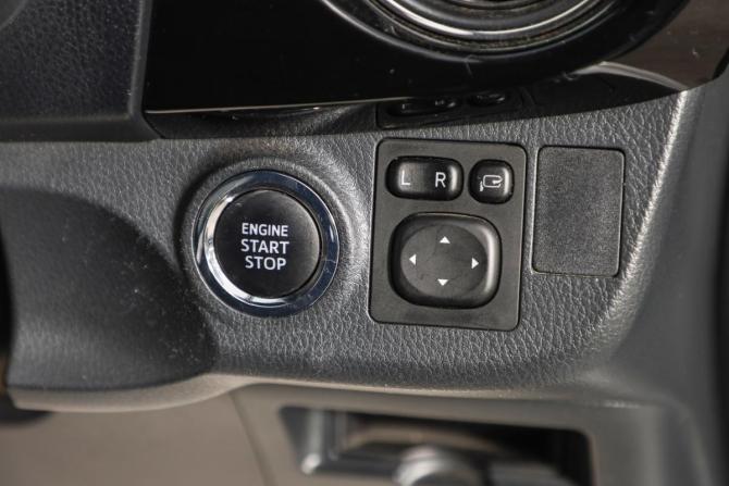 Toyota Vitz III (XP130) Рестайлинг 2 с пробегом 2019 года, цена 1 249 000 рублей, 44500 км, хэтчбек, Автокод Объявления
