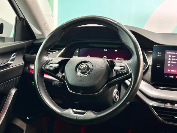 Skoda Octavia IV (A8) с пробегом 2020 года, цена 2 221 000 рублей, 117165 км, лифтбек, Автокод Объявления