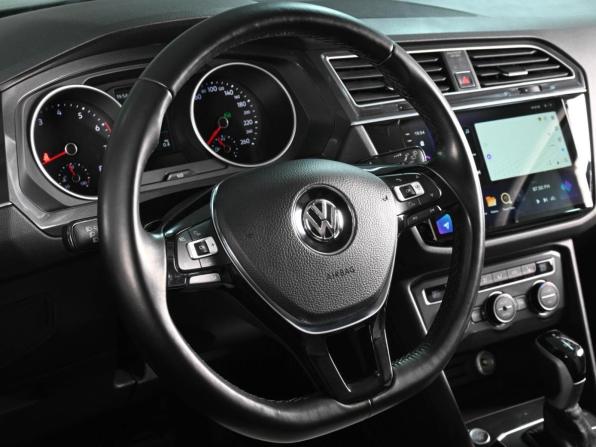 Volkswagen Tiguan II с пробегом 2017 года, цена 2 275 000 рублей, 198042 км, внедорожник, Автокод Объявления