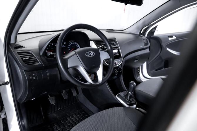 Hyundai Solaris I с пробегом 2013 года, цена 899 000 рублей, 155000 км, седан, Автокод Объявления
