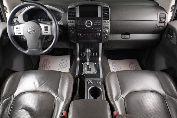 Nissan Pathfinder III Рестайлинг с пробегом 2011 года, цена 1 739 000 рублей, 111000 км, внедорожник, Автокод Объявления