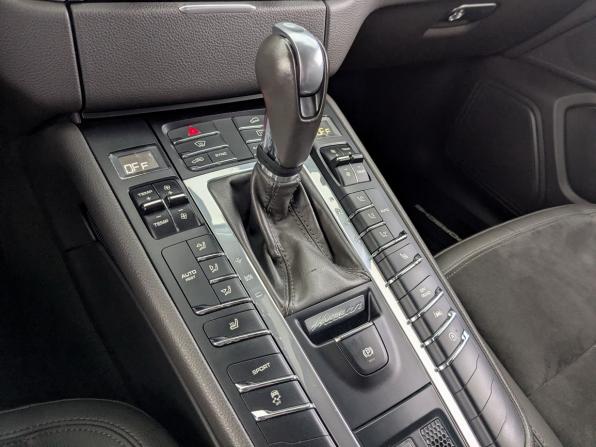Porsche Macan I с пробегом 2017 года, цена 2 750 000 рублей, 155780 км, внедорожник, Автокод Объявления