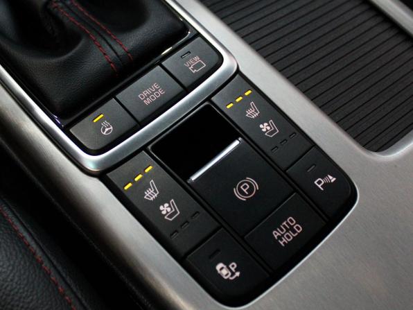 Kia Optima IV Рестайлинг с пробегом 2018 года, цена 2 299 000 рублей, 129000 км, седан, Автокод Объявления