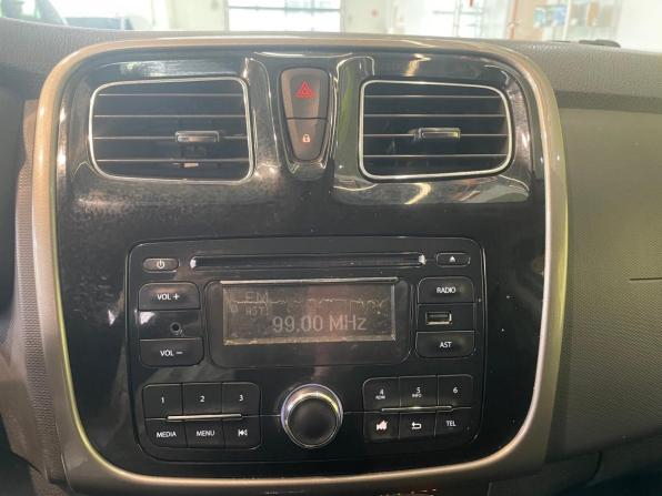 Renault Logan II с пробегом 2014 года, цена 390 000 рублей, 270815 км, седан, Автокод Объявления
