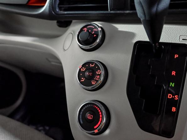 Toyota Sienta II с пробегом 2017 года, цена 1 370 000 рублей, 185040 км, минивэн, Автокод Объявления