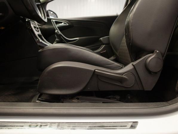 Opel Astra J Рестайлинг с пробегом 2013 года, цена 790 000 рублей, 160451 км, хэтчбек, Автокод Объявления