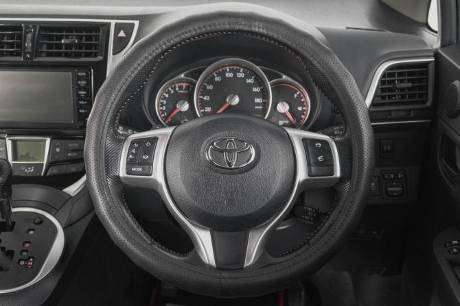 Toyota Ractis II с пробегом 2014 года, цена 1 299 000 рублей, 166000 км, хэтчбек, Автокод Объявления