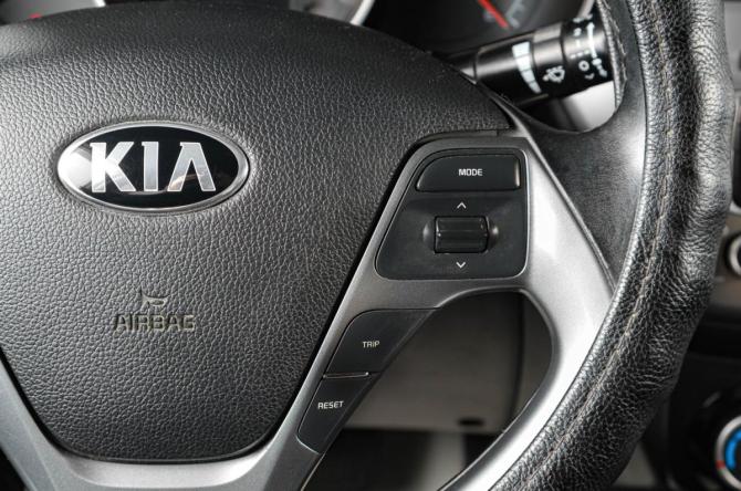 Kia Rio III Рестайлинг с пробегом 2016 года, цена 1 069 000 рублей, 171000 км, седан, Автокод Объявления