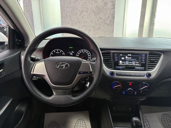 Hyundai Solaris II с пробегом 2018 года, цена 1 295 000 рублей, 114206 км, седан, Автокод Объявления