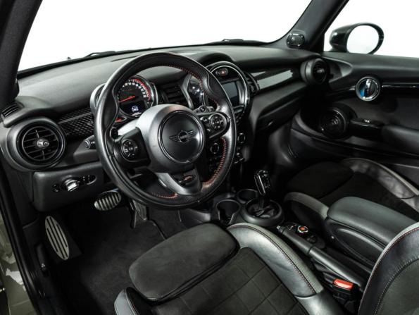 Mini Hatch III (F55/F56) Рестайлинг с пробегом 2019 года, цена 2 899 585 рублей, 82580 км, хэтчбек, Автокод Объявления