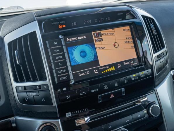 Toyota Land Cruiser 200 Series Рестайлинг 1 с пробегом 2012 года, цена 3 830 000 рублей, 225555 км, внедорожник, Автокод Объявления
