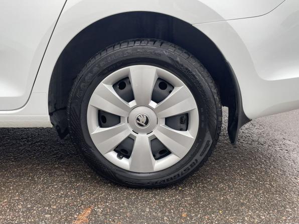 Skoda Rapid I с пробегом 2015 года, цена 1 070 000 рублей, 124590 км, лифтбек, Автокод Объявления