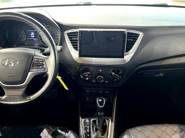 Hyundai Solaris II с пробегом 2019 года, цена 1 585 000 рублей, 72300 км, седан, Автокод Объявления