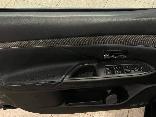 Mitsubishi Outlander III Рестайлинг 3 с пробегом 2021 года, цена 2 049 000 рублей, 180260 км, внедорожник, Автокод Объявления