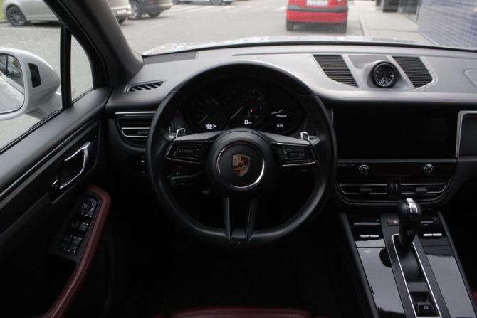 Porsche Macan I Рестайлинг 2 с пробегом 2023 года, цена 7 300 000 рублей, 58366 км, внедорожник, Автокод Объявления