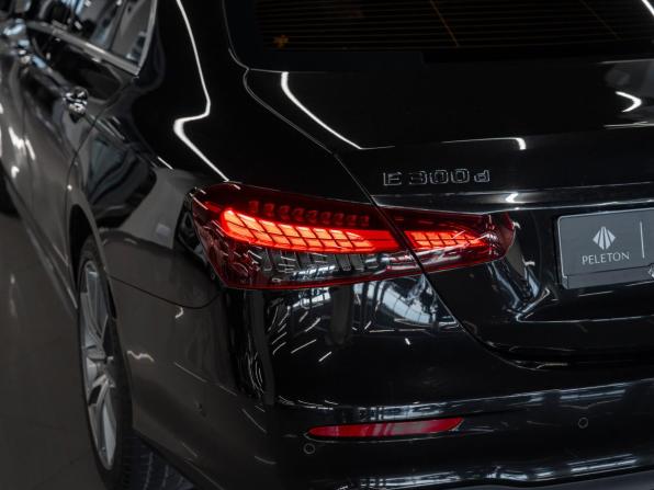 Mercedes-Benz E-Класс V (W213 S213 C238) Рестайлинг с пробегом 2021 года, цена 4 950 000 рублей, 62032 км, седан, Автокод Объявления