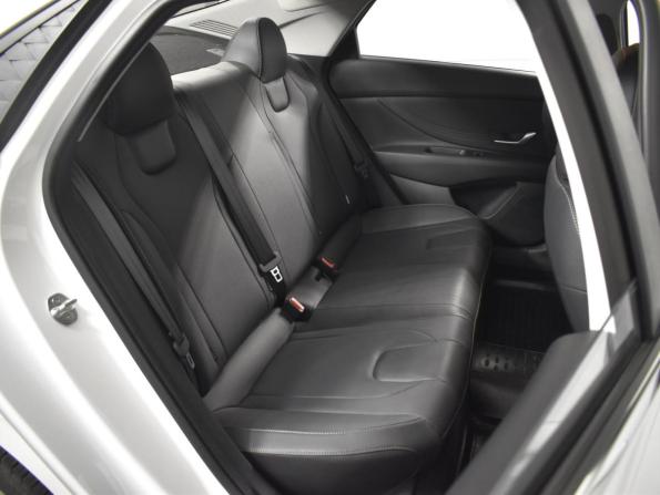 Hyundai Elantra VII (CN7) Рестайлинг с пробегом 2023 года, цена 2 273 300 рублей, 28701 км, седан, Автокод Объявления